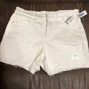 White Old navy shorts